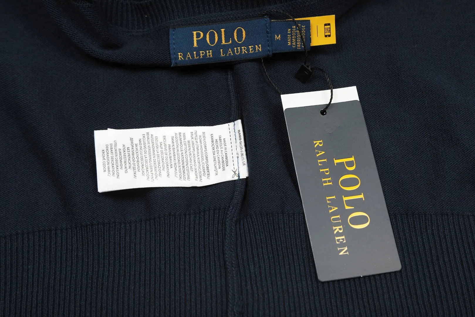 P190 Top quality" Style number: DS010# [Ralph Lauren solid color round neck basic pony embroidered logo knitted cardigan long sleeves] ✅Ralph Lauren Ralph Lauren classic basic versatile jersey cardigan long-sleeved small jacket ✅Main supplier of platform live broadcast wholesale entity ✅ZP quality 1:1 version can scan the code to enter the GF website Counter quality ✅Detailed quality is the only one in Guangzhou Imported quality cotton yarn focuses on high-end and cost-effective Needless to say good quality. ✅The version is restored to the original. Loose, comfortable and stress-free. Simple is high-end. Classic is timeless. ✅The upper body is simple and easy to match. A must-have for goddess ootd. Good-looking clothes are never picky. A must-have in the goddess’ wardrobe. Size: S-XL. Color: off-white, light blue, pink, khaki, military green, gray, navy blue, black, Chinese red, mint green.